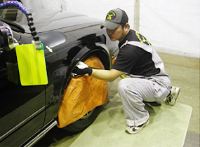 日産　プレジデント　デントリペア　作業